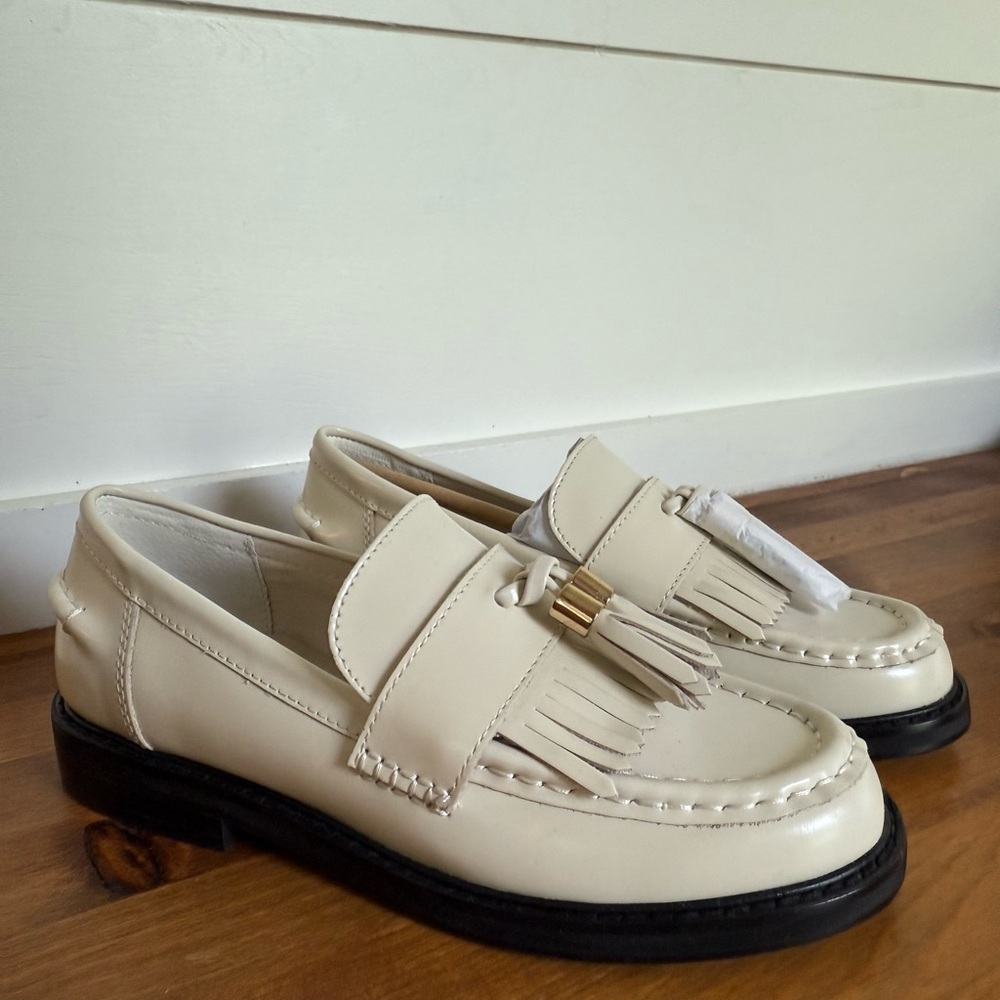 Steve Madden Radcliff Bone Lea - Ivory Tassel Loafers - Woman’s Size 6 - *New*